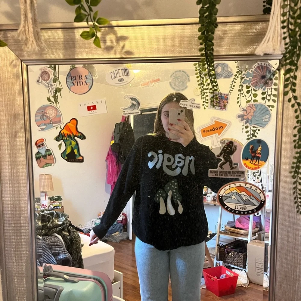 Sweater - Picture 2 of 5